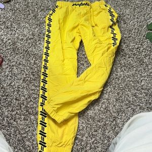 PETALS BY PETALS AND PEACOCKS